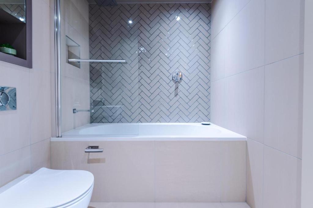 Exquisite Central York Abode Sleeps 6! Exterior photo
